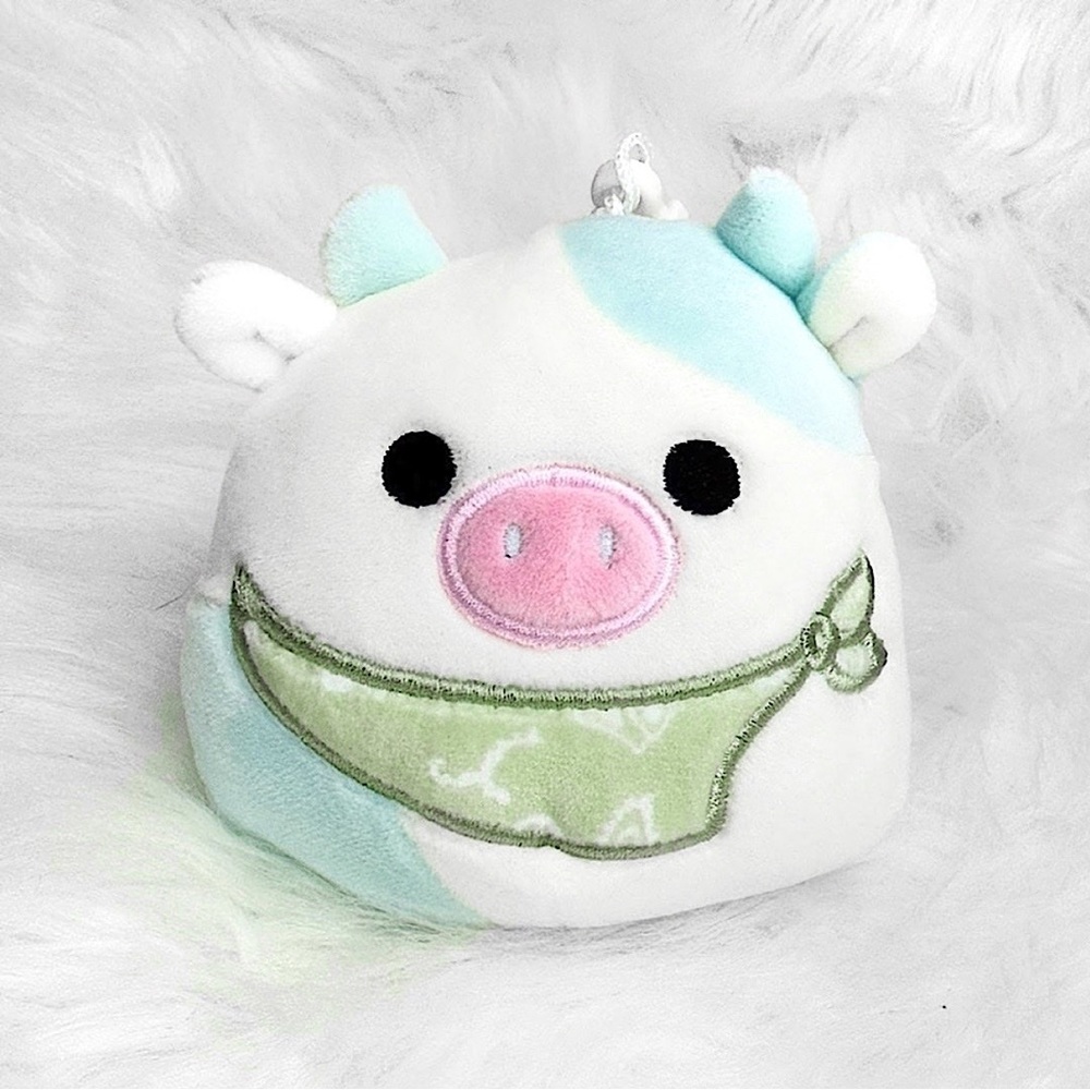NWT Belana the Cow squishmallow clip !!